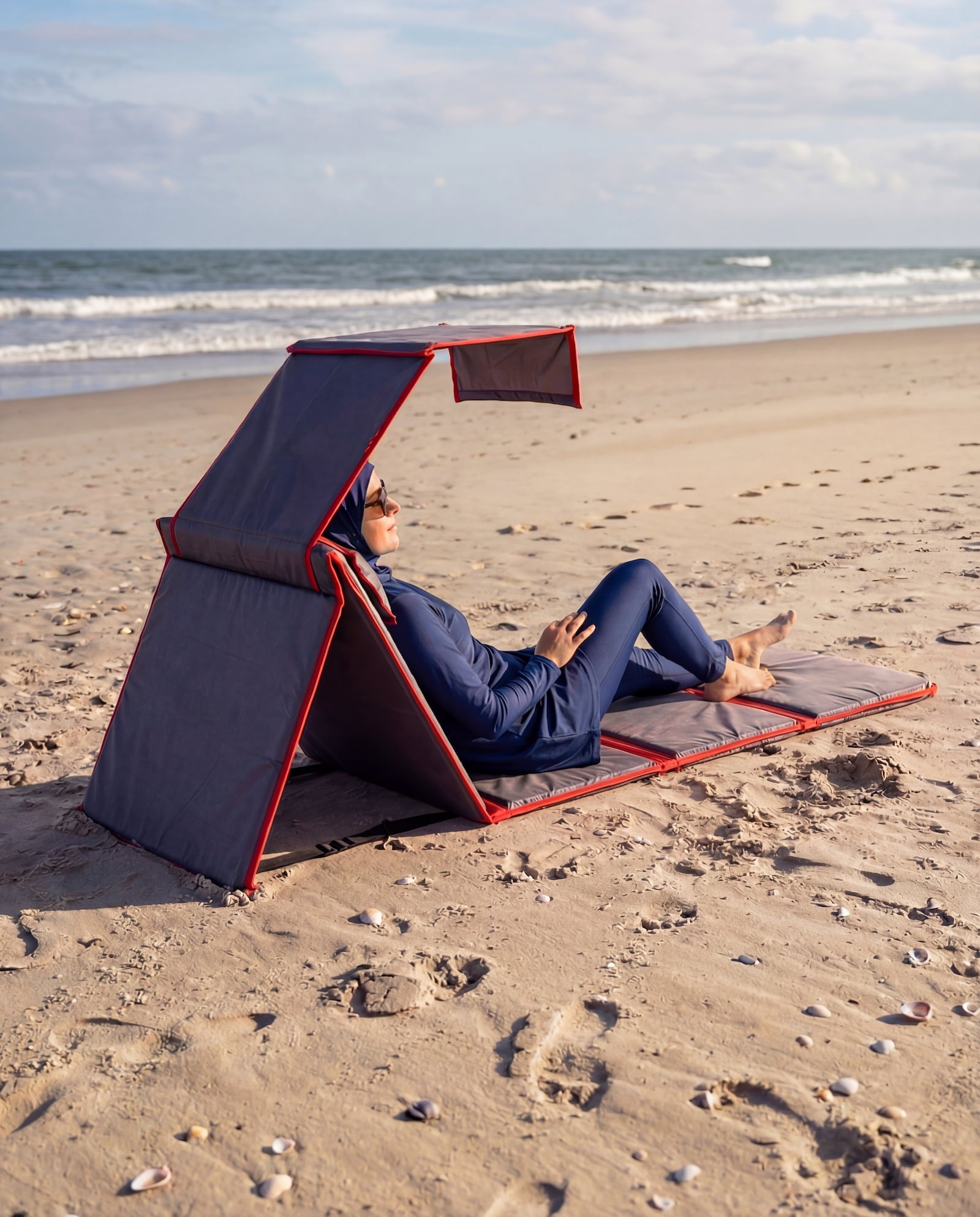 Atlas Lounge™ – Tapis de Plage Premium avec Ombre Intégrée